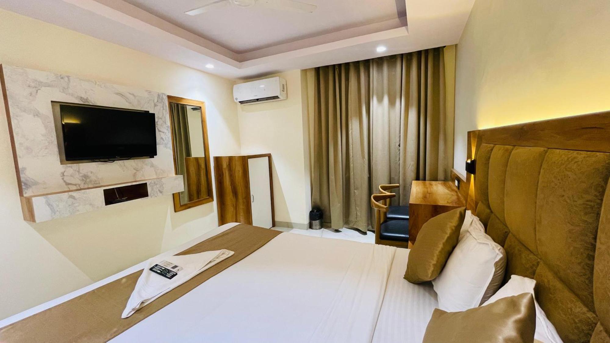 Hotel Arma Residency Mumbai Exteriör bild