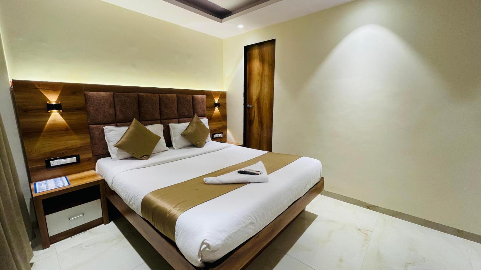 Hotel Arma Residency Mumbai Exteriör bild